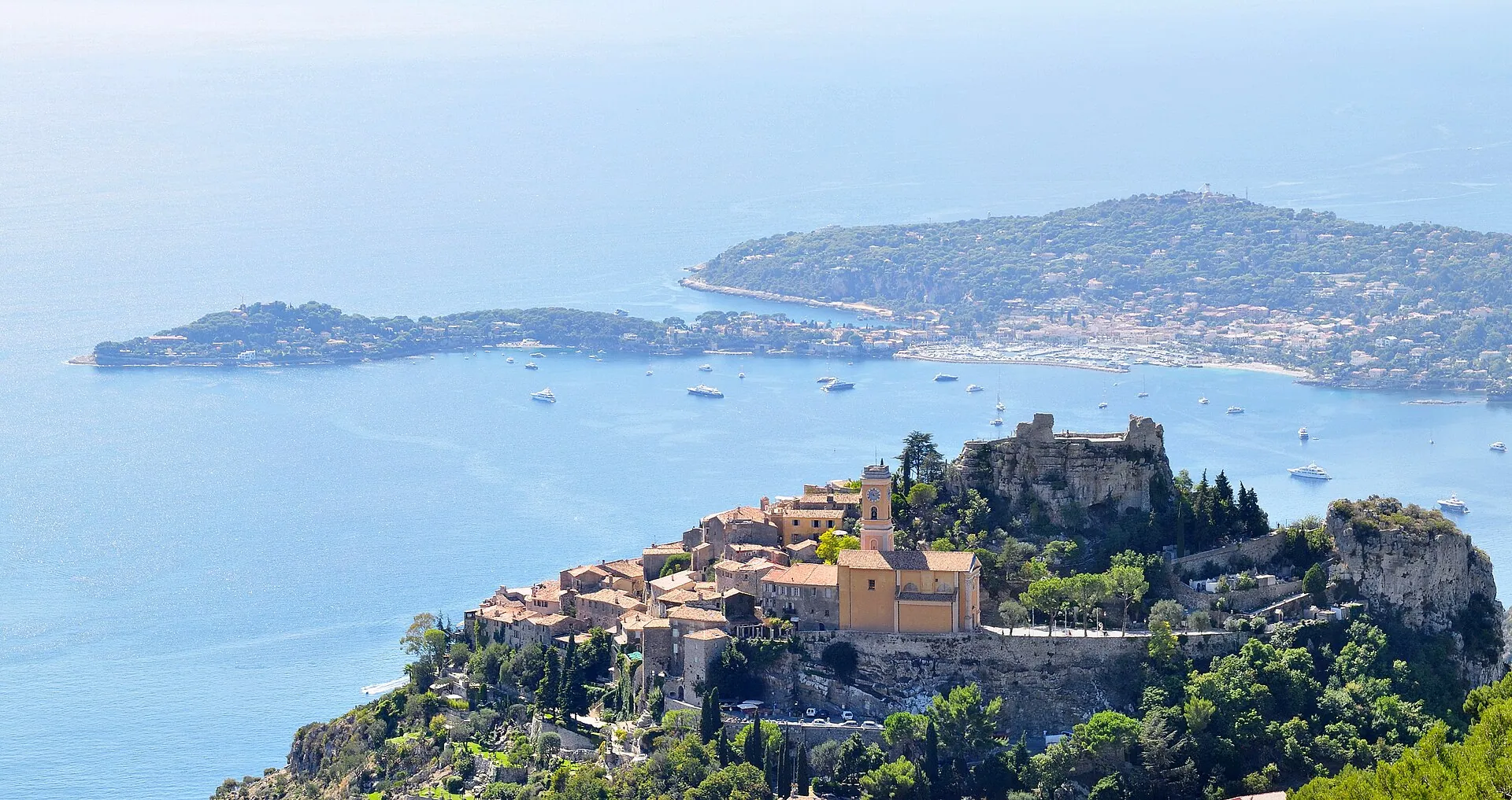 Èze : village perché ou bord de mer, deux façons d'acheter