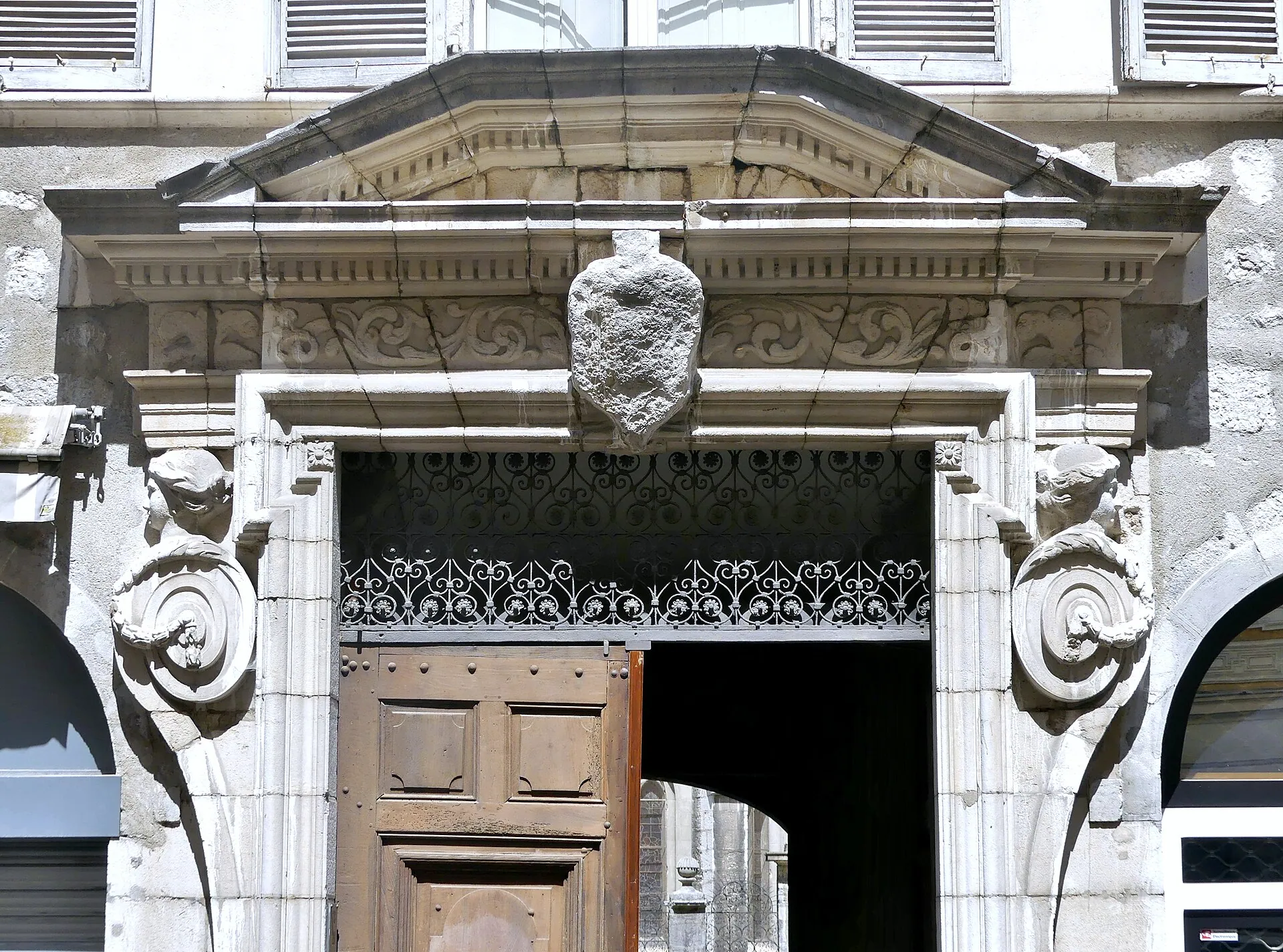 Mandat exclusif ou mandat simple : que choisir pour vendre ?